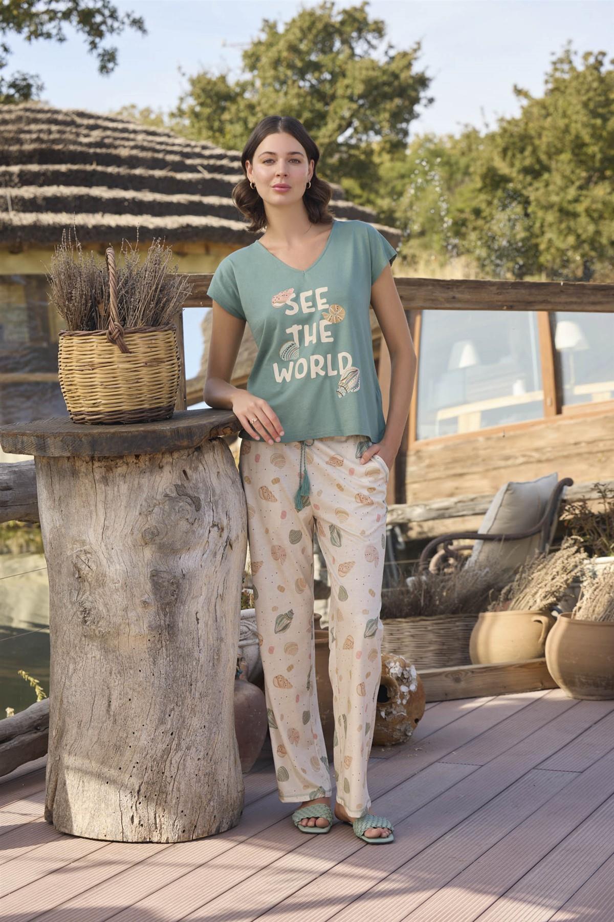 Desenli ve Baskılı "See the World" Pijama Takımı